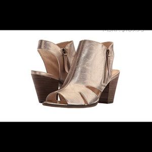 Kimmy ankle bootie from Bella-Vita